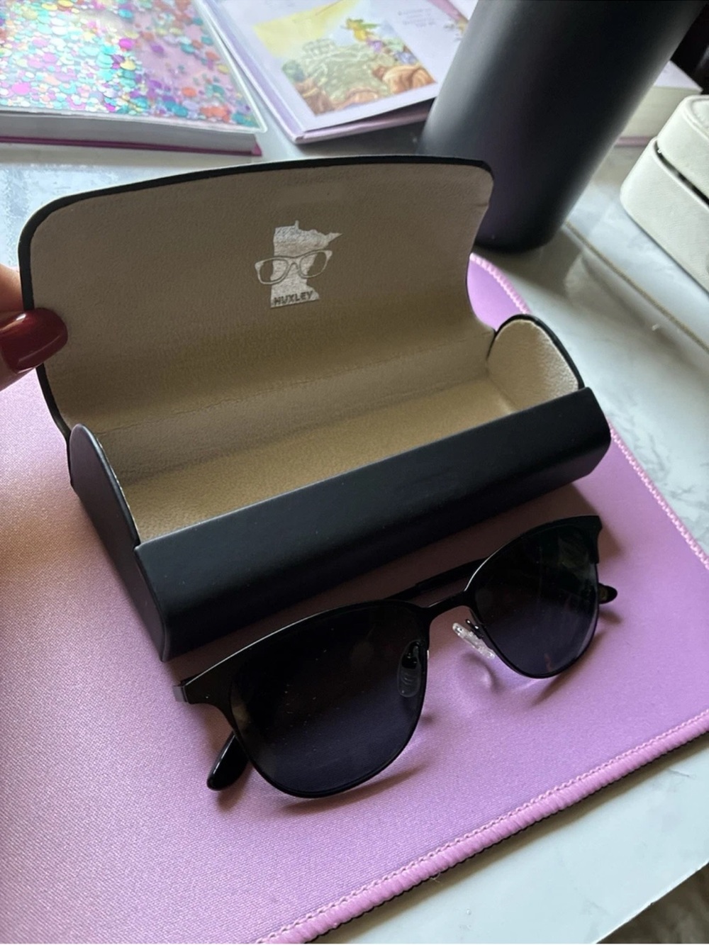 Huxley Isles Round Sunglasses Black Metal Frame Gray Tinted Lenses 140mm